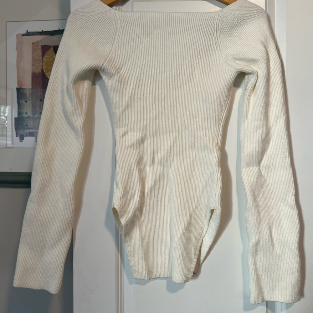 Elegant White Off-the-Shoulder Sweater
